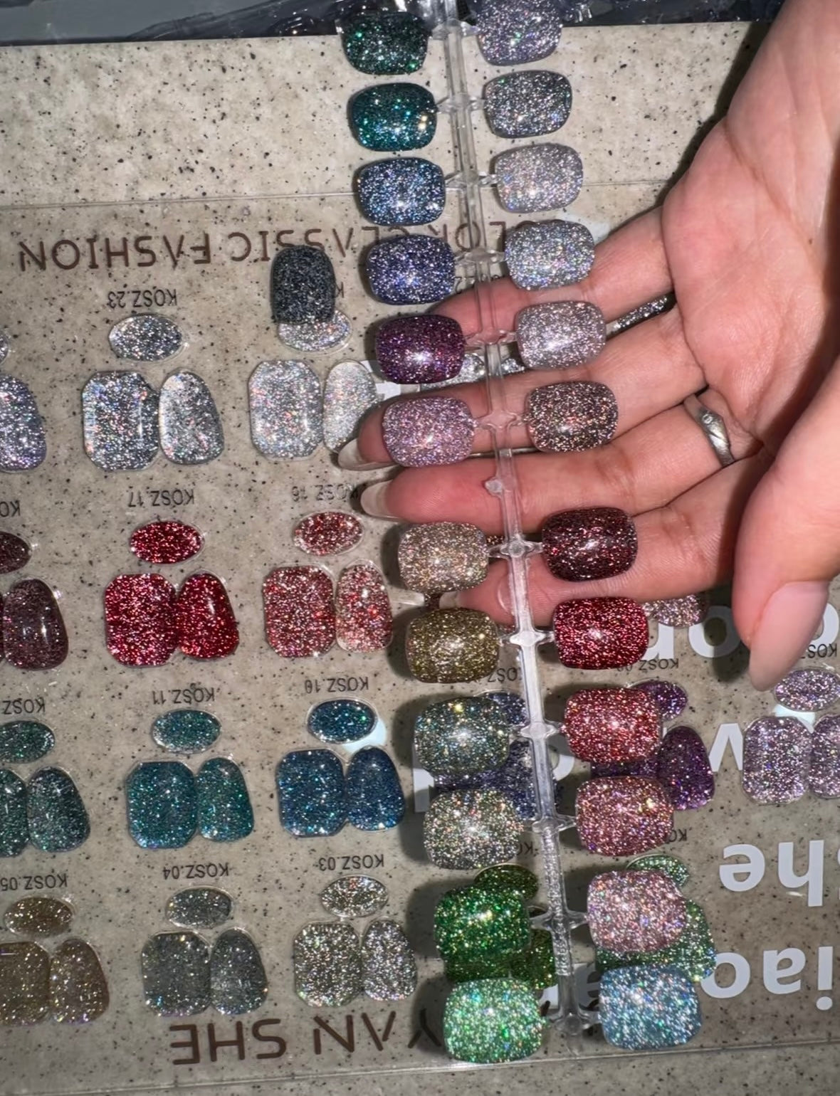 JIAO YAN SHE ESCAPE BLING SET - 25 Color π