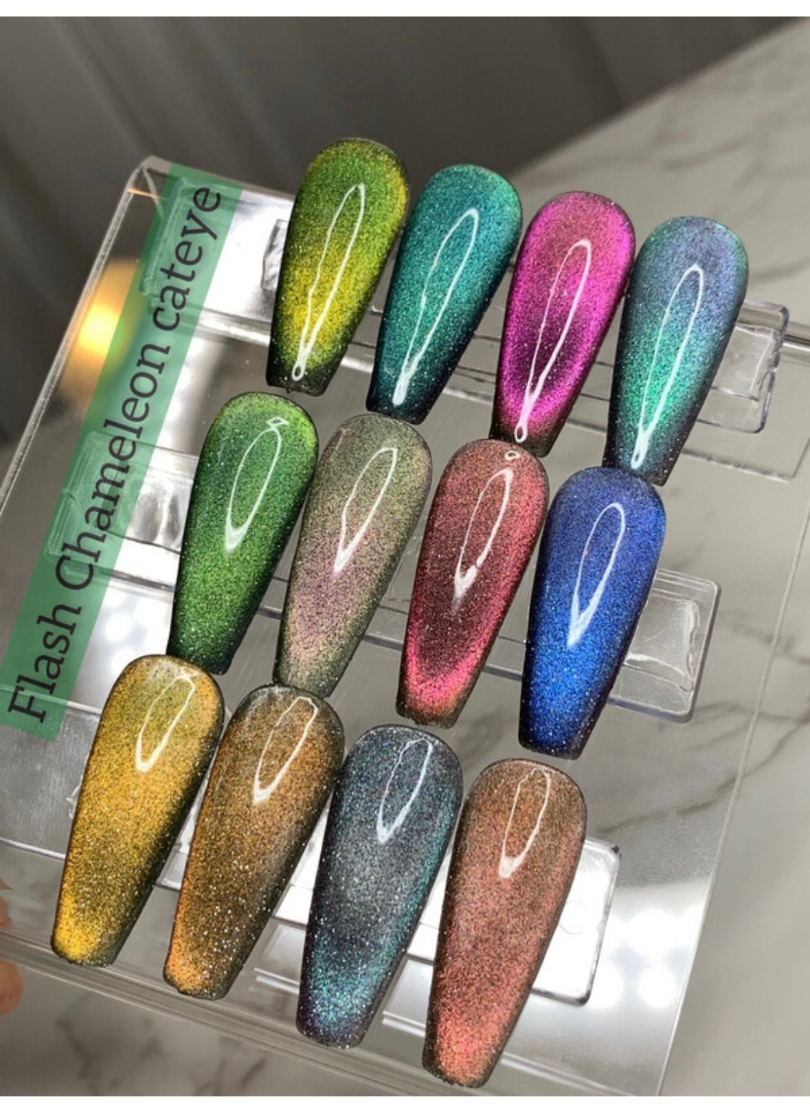 QUEEN FLASH CHAMELEON CATEYE